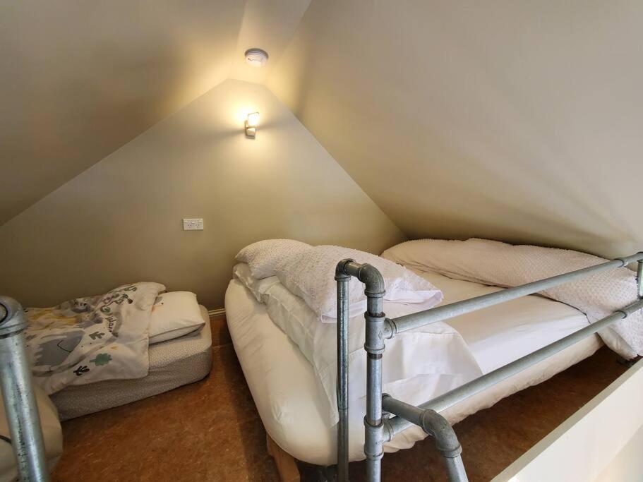 Tiny House In The Sky Hotel Dunedin Exterior photo