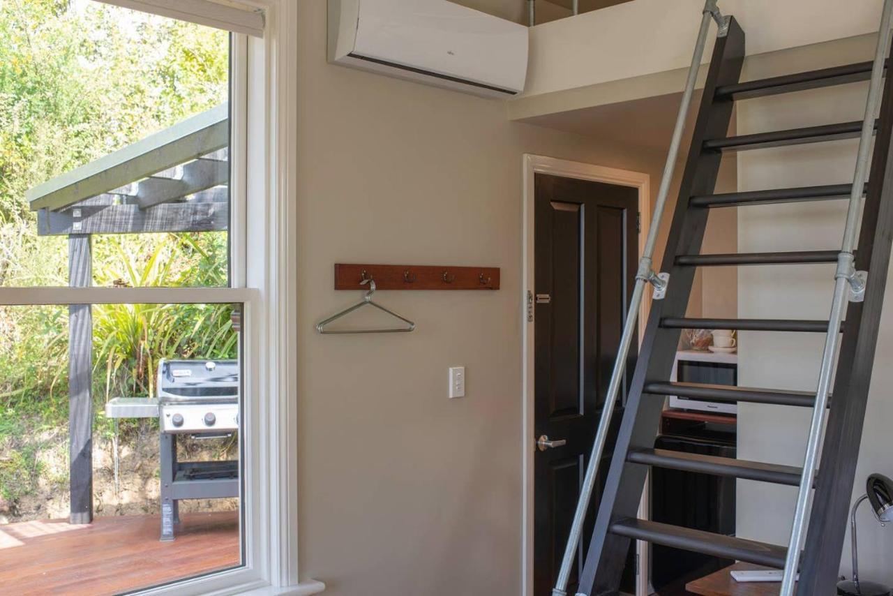 Tiny House In The Sky Hotel Dunedin Exterior photo